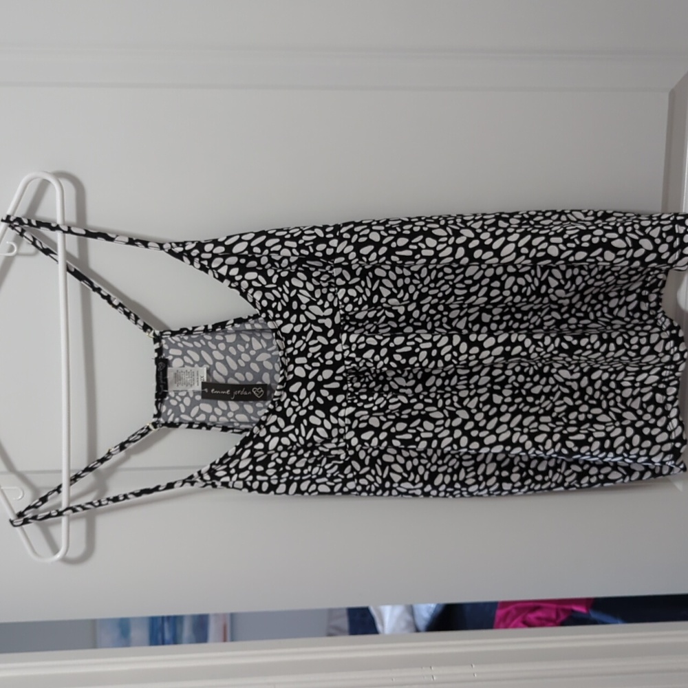 Black and White Flowy Tank